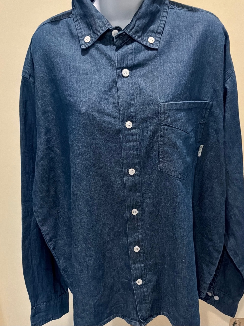 Woodland Creek men’s jean shirt size medium front pocket